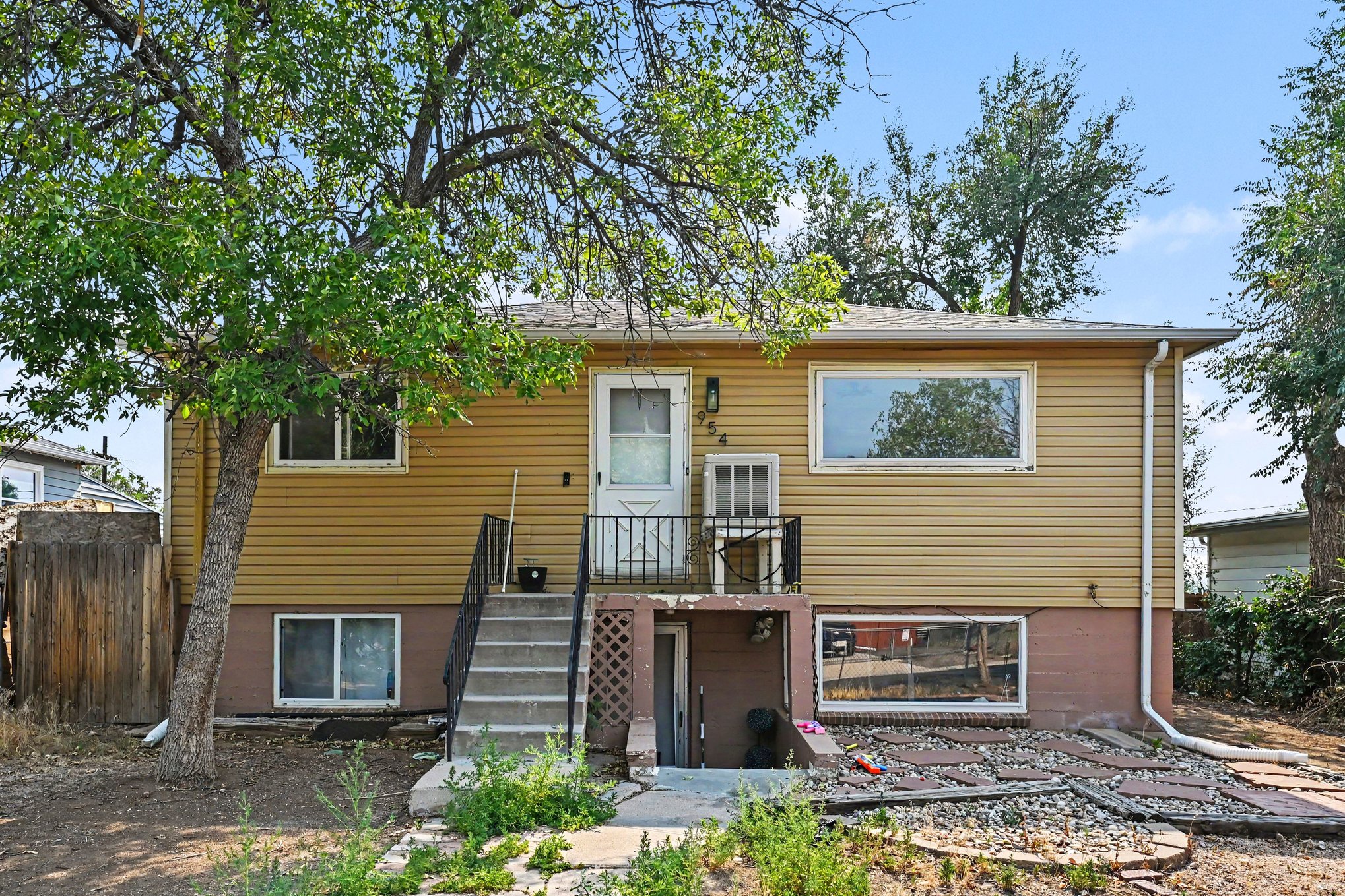 954 Winona Court