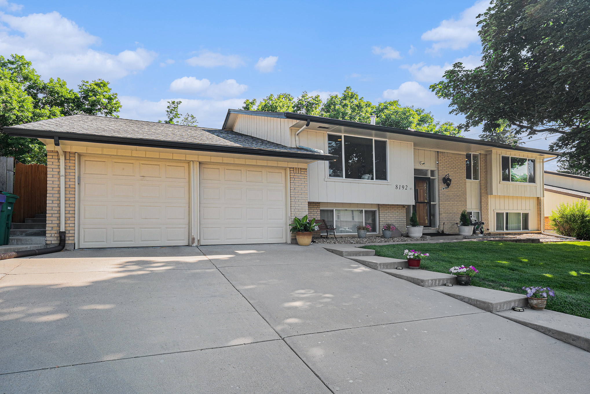 8192 E Oxford Drive